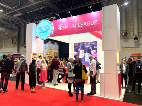 Vape Dinner Lady To Showcase New E-Cigarette In UK At Vaper Expo Vape Dinner Lady To Showcase New E-Cigarette In UK At Vaper Expo